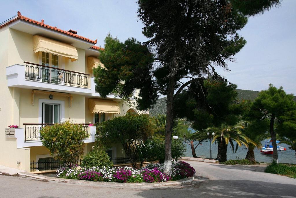 Philoxenia Ganossis Apartment แอร์มิโอนี ภายนอก รูปภาพ